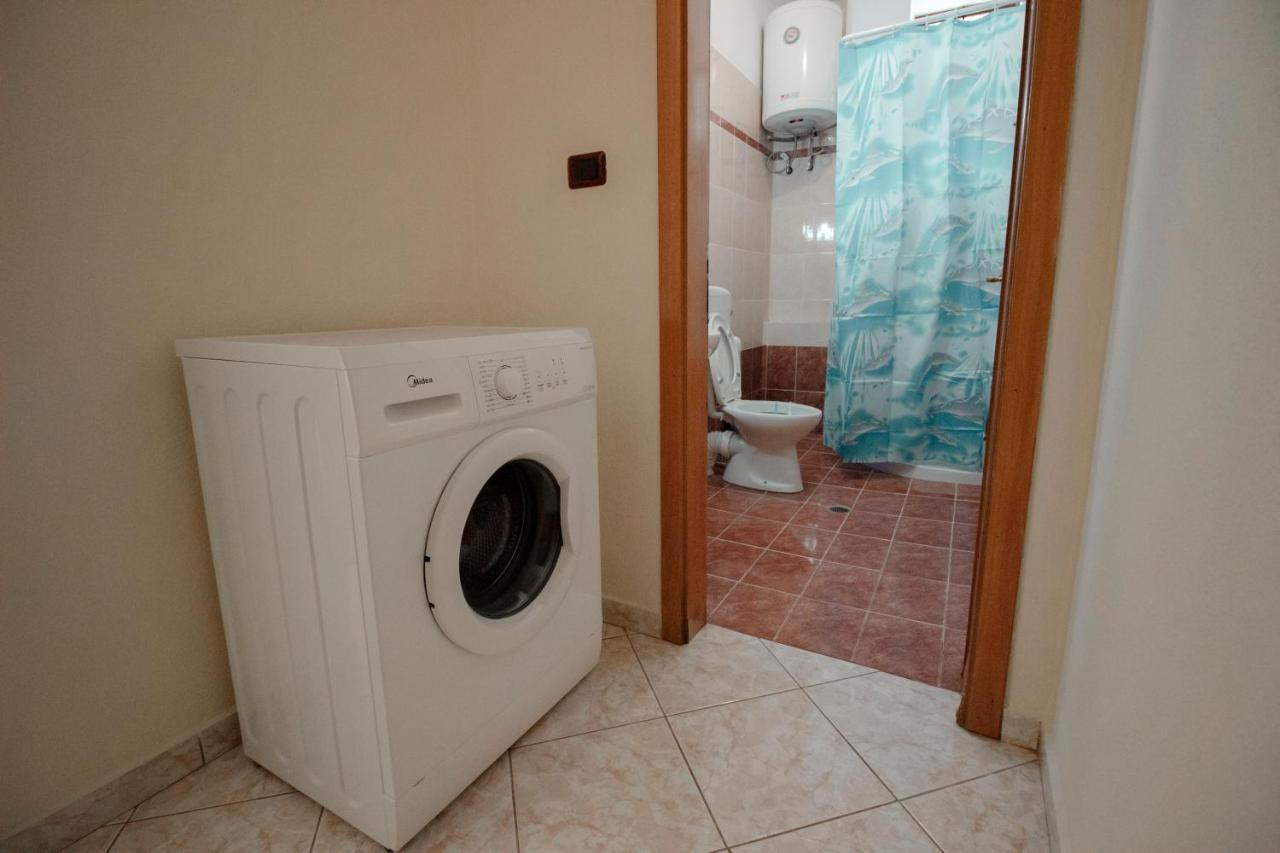 Artur'S Apartment 2 Gjirokastër Екстериор снимка