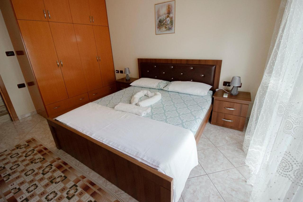 Artur'S Apartment 2 Gjirokastër Екстериор снимка
